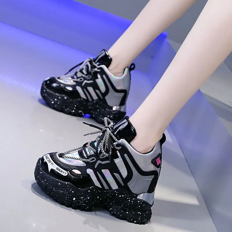 2025 نساء خريف شتاء أحذية رياضية كاجوال كعب مخفي نعل سميك منصة متعددة الاستخدامات أحذية أبي #1