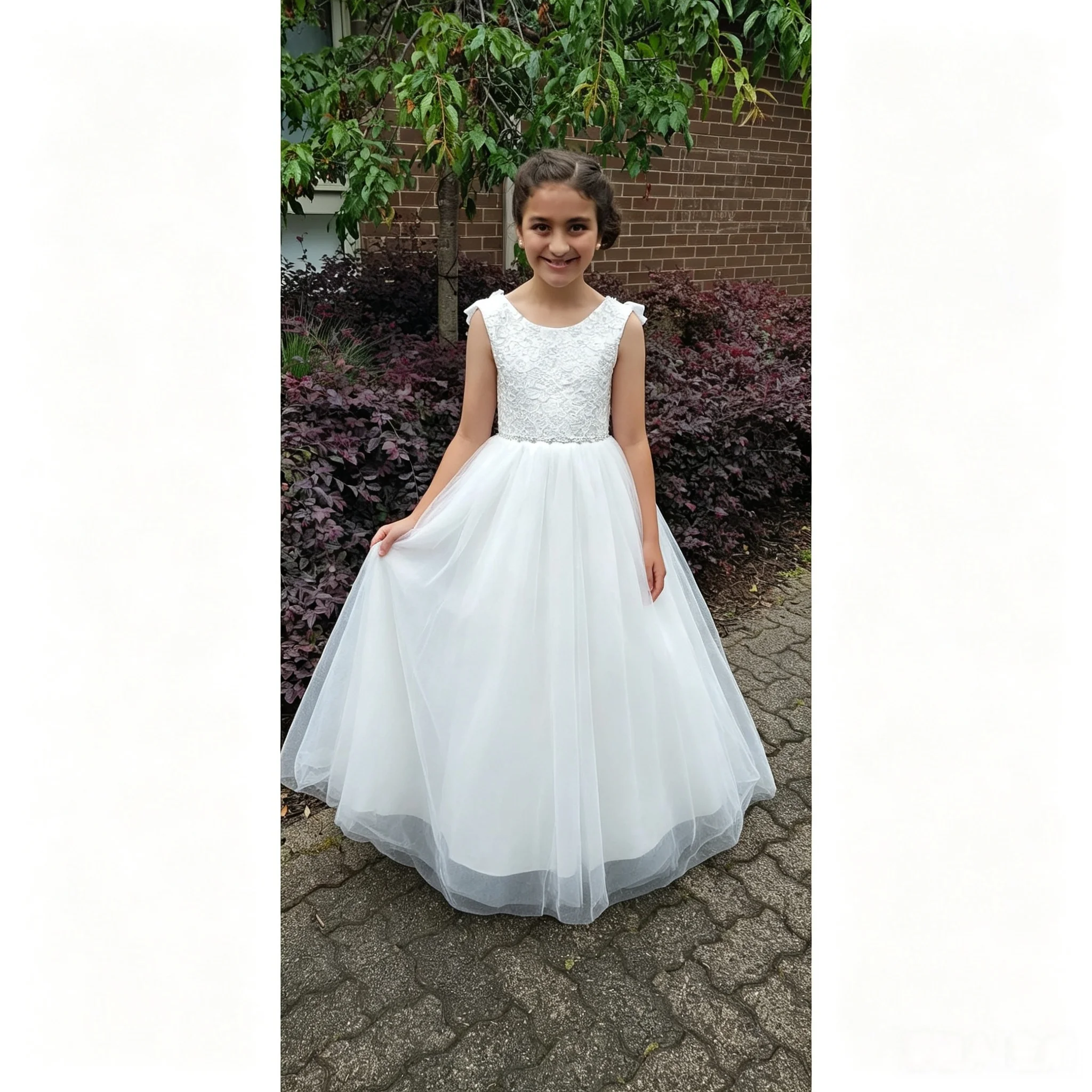White Sleeveless Lace Tulle Flower Girl Dress With Sparkling Diamond Beads And Waisted Multi-layer Mesh A-line Skirt Communion