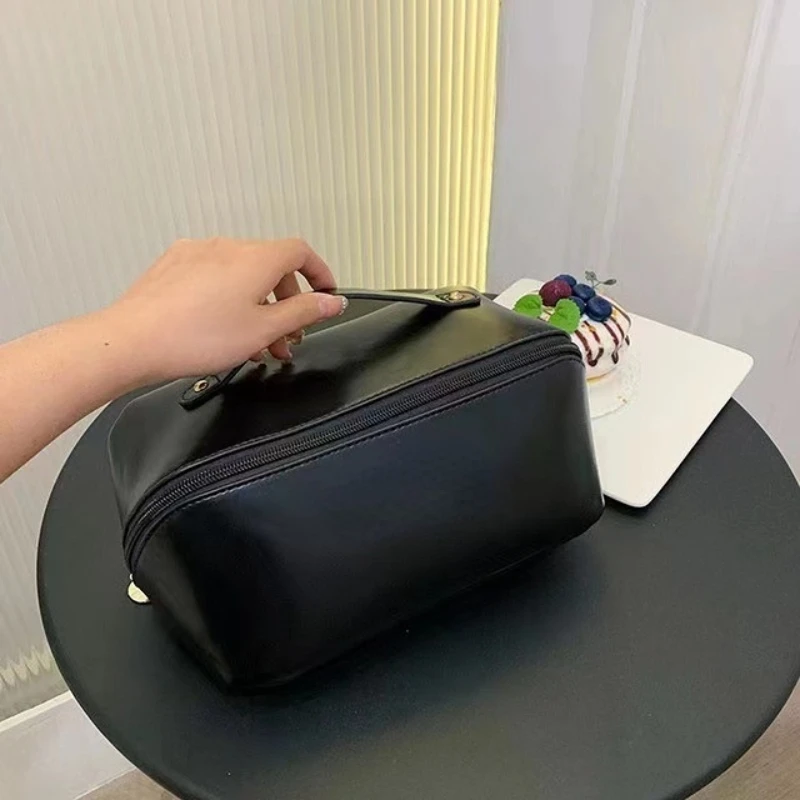 Borsa cosmetica da viaggio di grande capacità borsa da trucco portatile in pelle da donna borsa da bagno impermeabile Kit da toilette multifunzione