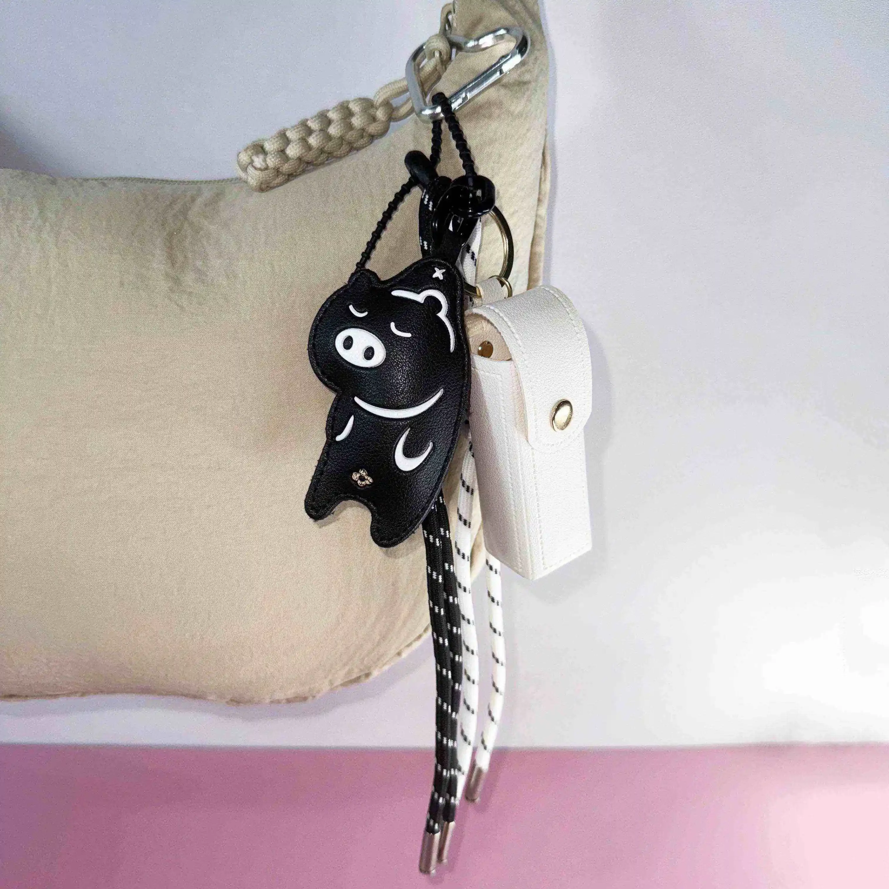 

Bag Charms Luxury Bag Chain Lipstick pouch Pendant for lv Bag Women Handbag Purse Keychain Man Backpack Wallet Decoration