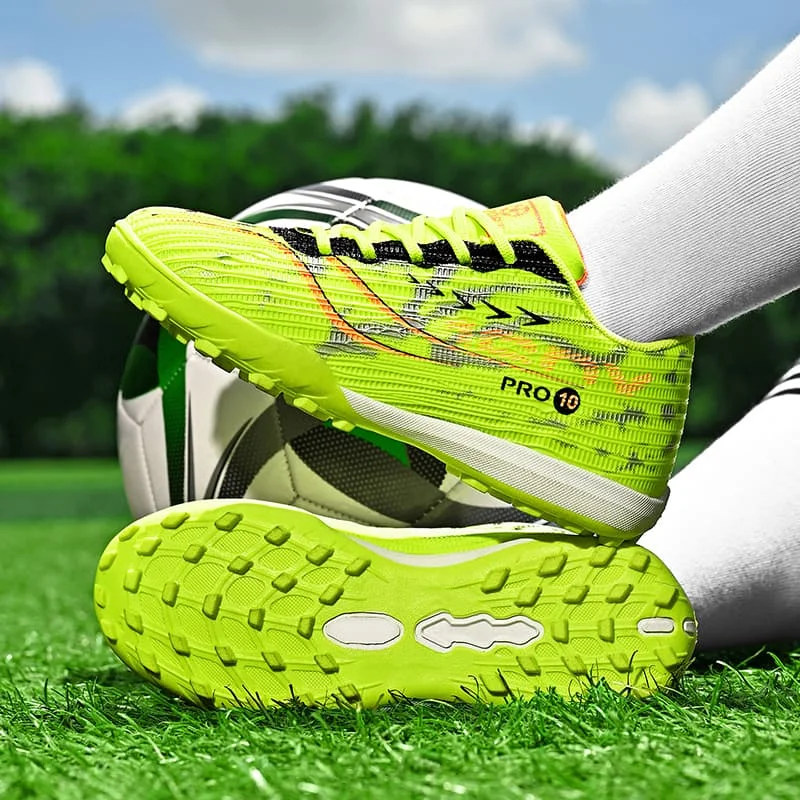 Hot Sale Professional Soccer Sneakers Boys Trendy Indoor Football Shoes Trainers Kids Breathable Futsal Shoes Size 31-40 Child