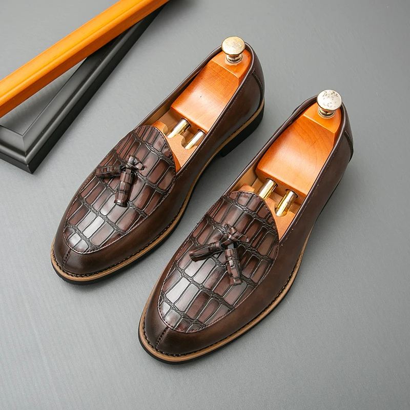 

Мужские повседневные туфли без шнуровки с острым носком в стиле ретро, модные кожаные туфли в корейском стиле для стилиста