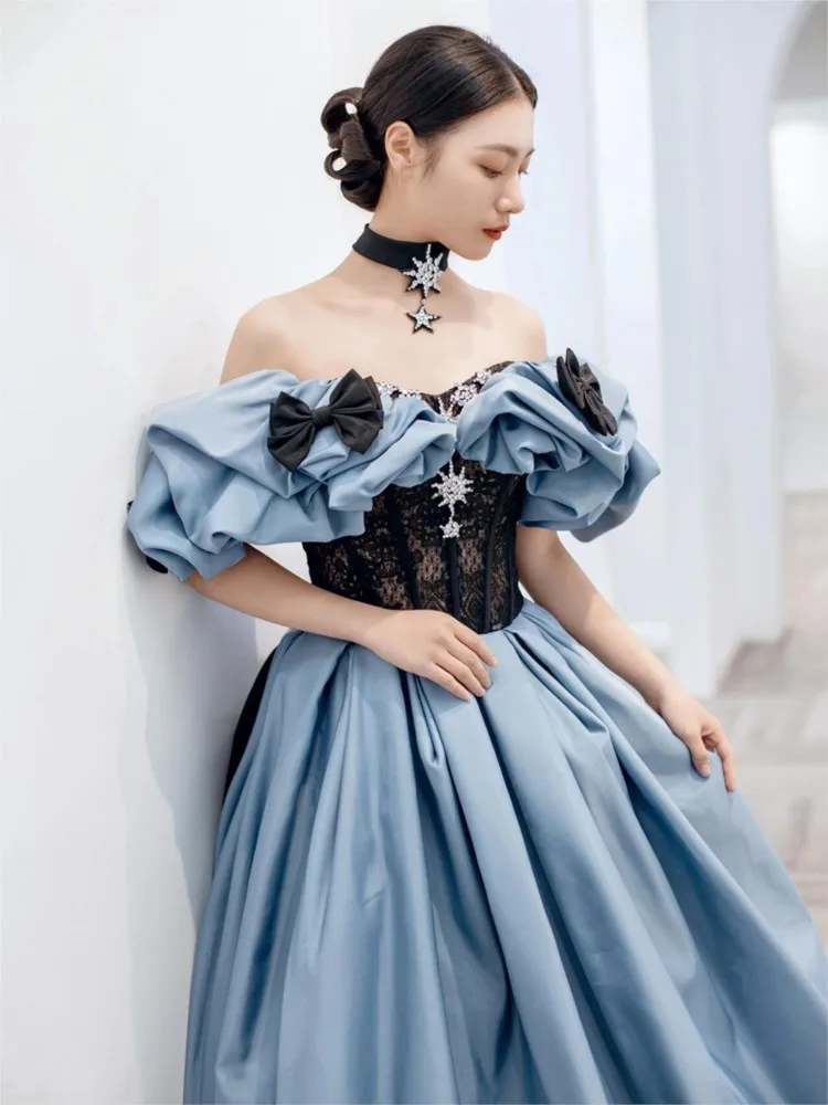 Blue toasting coming-of-age ceremony banquet vocal music art examination puffy skirt