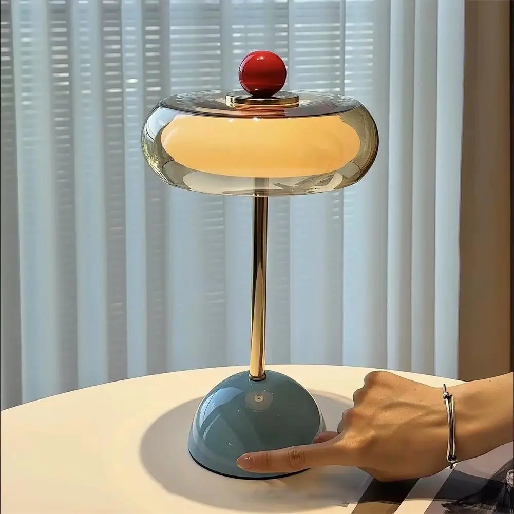New Modern Table Lamp for Bedroom Retro Cream Style Mushroom Design Rechargeable Desk Lamp for Bedside Bedroom Wholesales