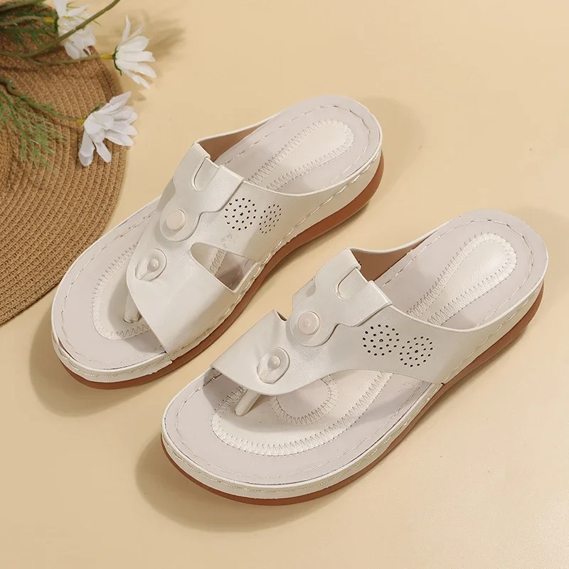 Damen Verstellbare Keilabsatz-Sandalen mit Knopfverschluss, Orthopädischer Fußgewölbestütze, Perforierte Sommer-Plateau-Flip-Flops – Detail 1