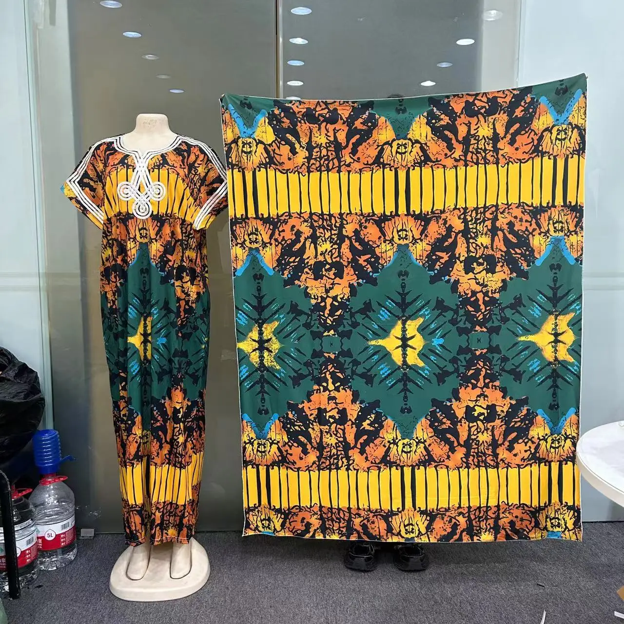 2025 New Fashion Big Scarf Ethnic Summer Embroidery Design Loose Middle Eastern Cloth Robe African Print Casual Women's Dress