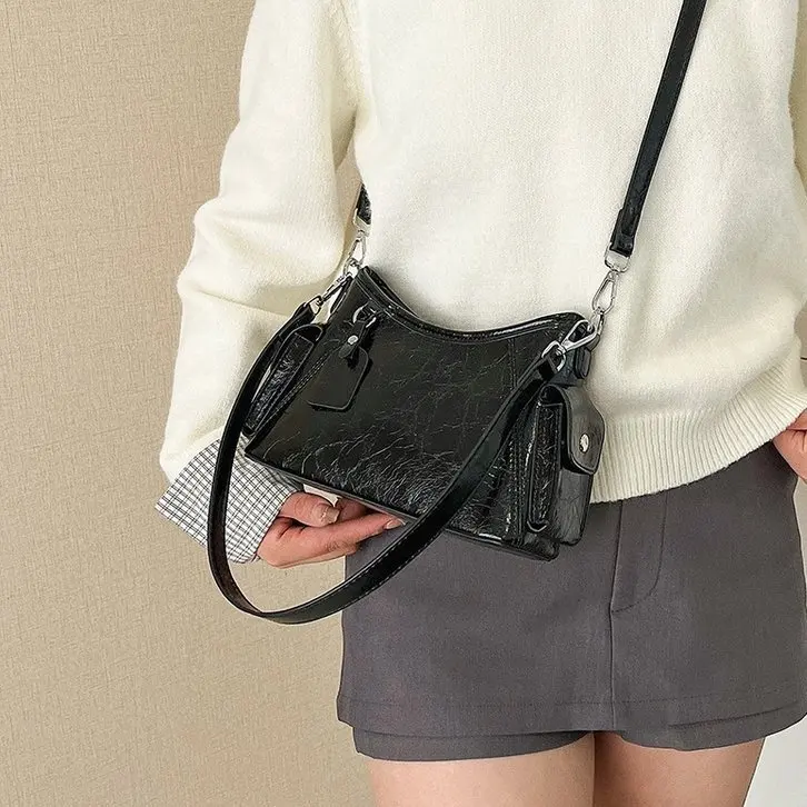 

2026 New Fashion High-value Pillow Bag, High-end Simple Style Commuter Shoulder Crossbody Bag