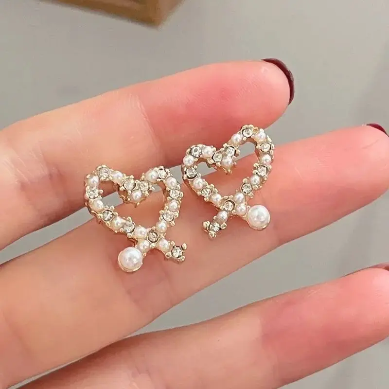 Cute Sweet Hollow Out Love Heart Stud Earrings for Women Girls Fashion Imitation Pearl Crystal Rhinestones Earrings Jewelry Gift