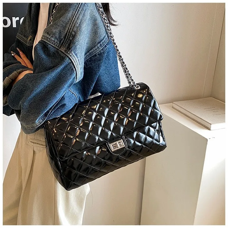

New Xiaoxiangfeng Stray Bag, Rhombus Embroidered Thread Shoulder Bag, Large-capacity Chain Commuter Bag, Textured Women's Bag