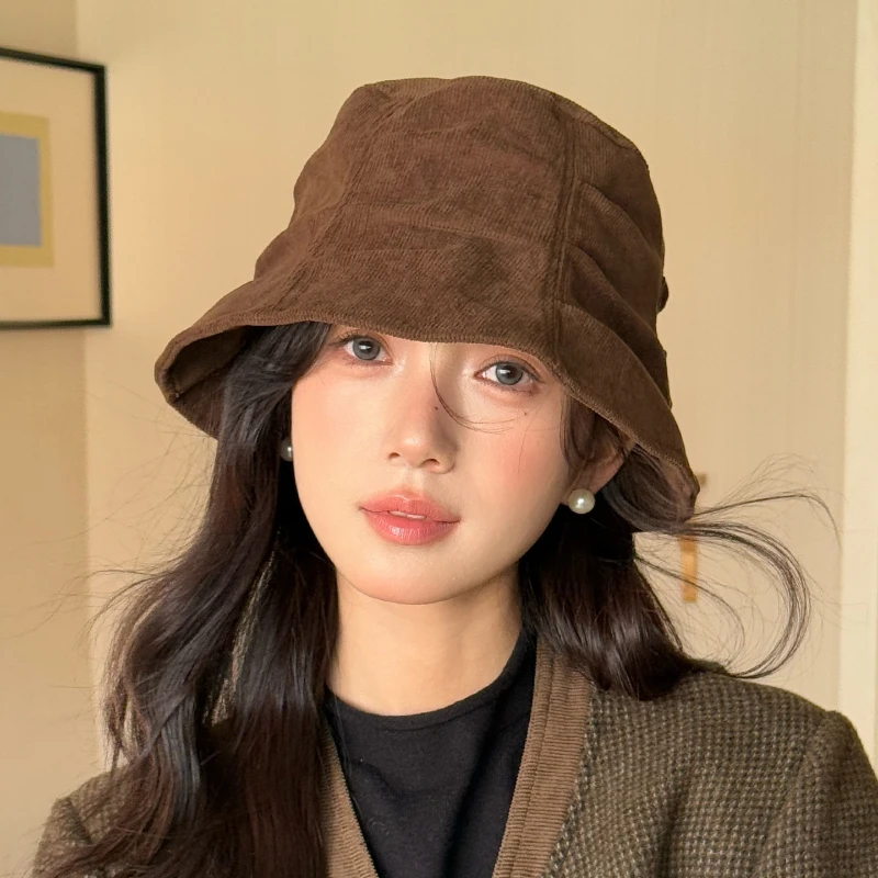 1 Stück Cord-Fischerhut, vielseitiger Hut im koreanischen Stil für Damen, elegante Retro-Baskenmütze, die Strand- und Reiseoutfits für Damen schmeichelt
