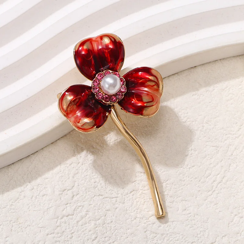 Women's Clover Pearl Brooch Rhinestones Botanical Clothing Accessories Elegant Clover Three-petal Flower Pin Jewelry gifts