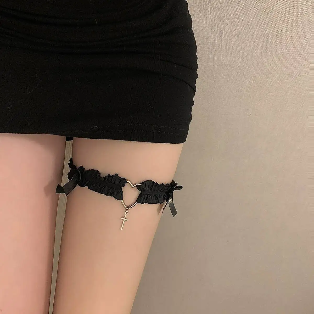 Punk Gothic Leg Chain Set Bow Heart Choker Necklace Thigh Harness Lace Body Jewelry for Women Multi-layer Wear Accessories