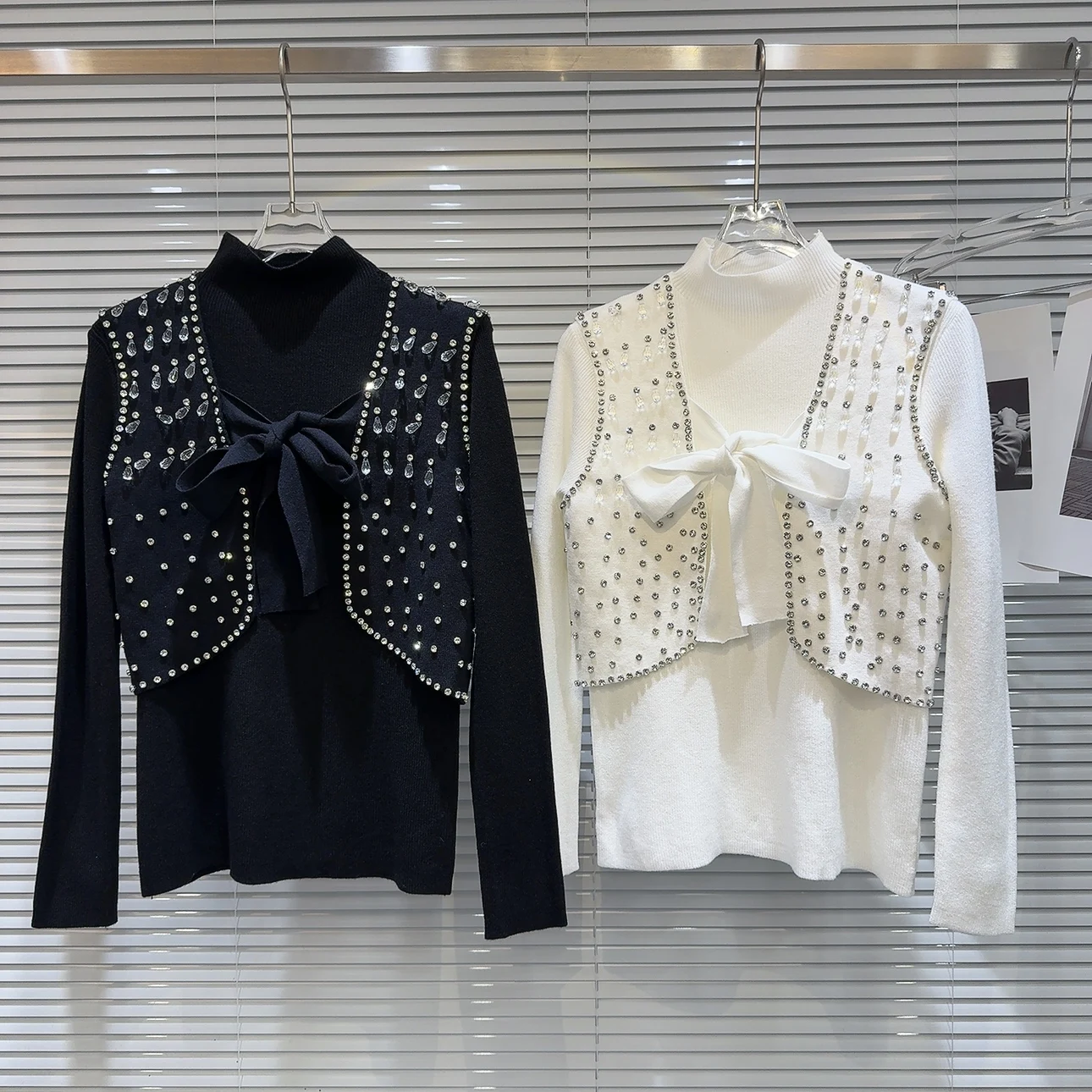 

Весенний комплект 2026: Модный элегантный женский вязаный свитер с высоким воротником и бусинами на плечах, трикотажный костюм-двойка для особо холодной погоды