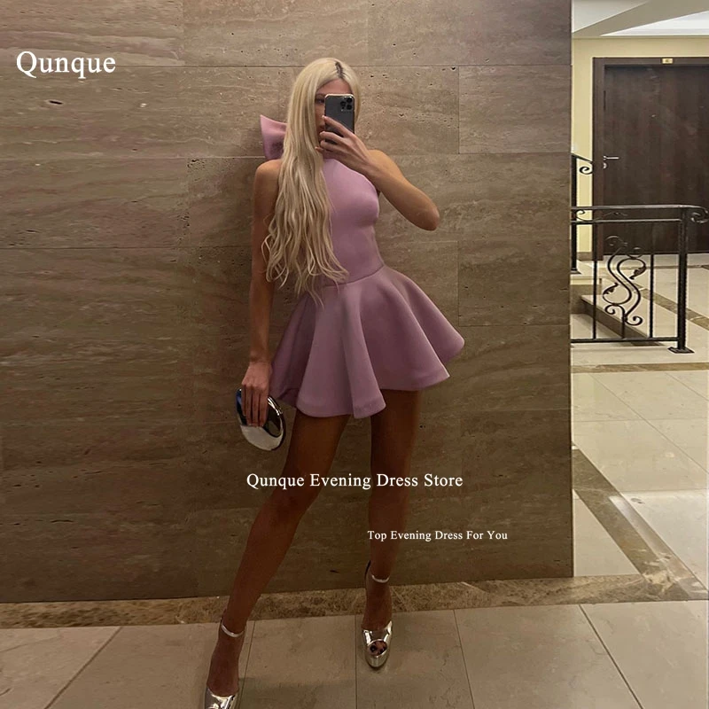 

Qunque Sexy Short Prom Dresses Vestido De Noche Mini Satin Above Knee Evening Gowns Customized Backless Bow Formal Party Dress