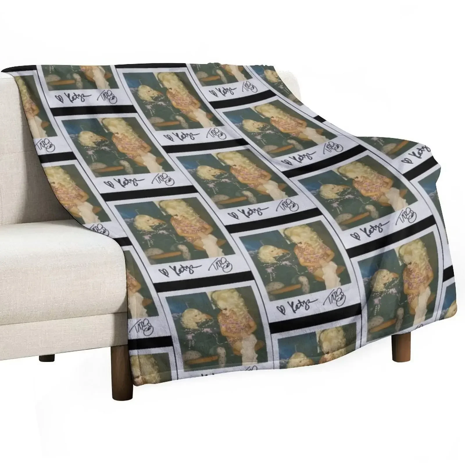 TRIXIE AND KATYA PUSSY WATCH Throw Blanket Soft Plush Plaid Luxury Throw for babies Comforter Retros decorative Blankets