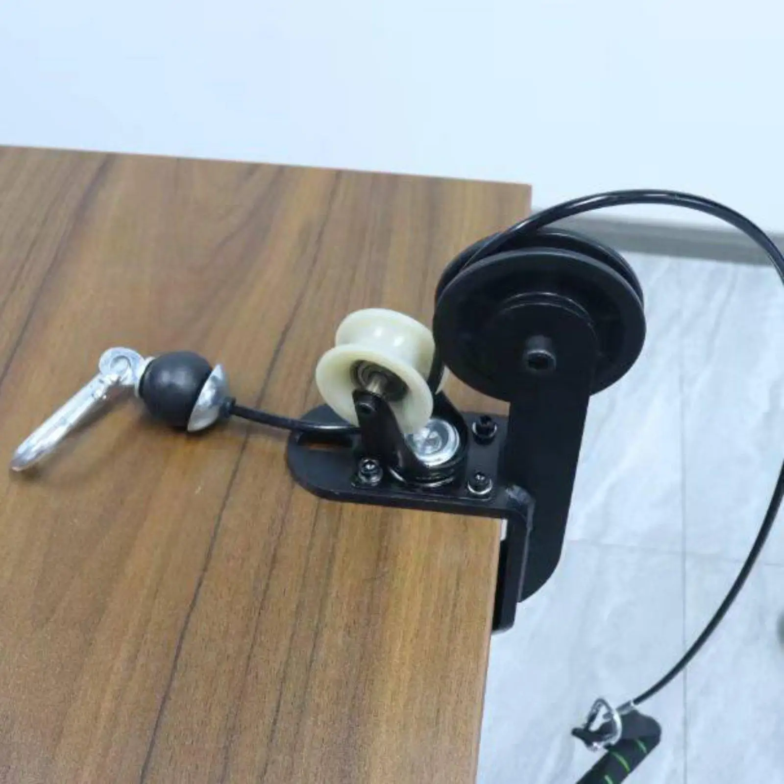 Versatile Pulley Fitness Equipment for Arm Training Forearm Roller with Weight Plate Customization for Home Office Gym
