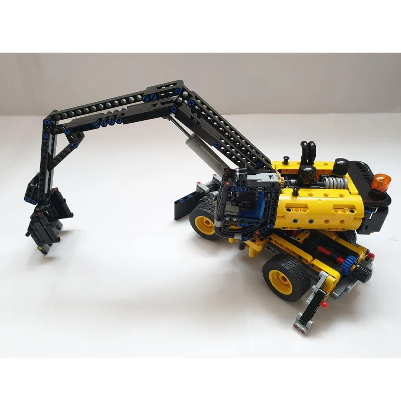 

MOC-38023Urban Farm Industrial Yellow Wheeled Excavator Building Block Model, 719Parts, Birthday Gift Toys for Boys and Children