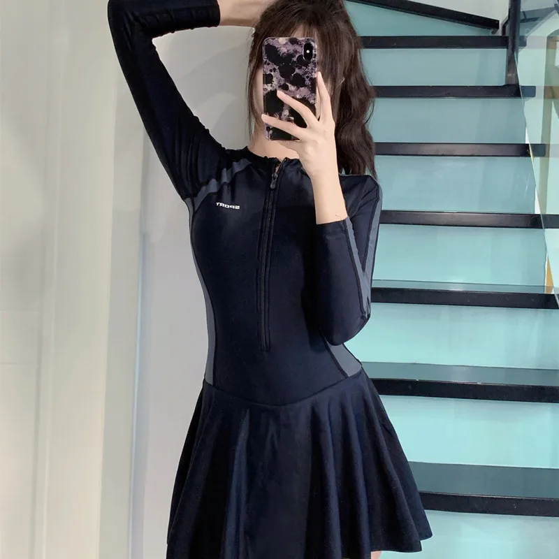 ชุดว่ายน้ําขนาดบวกผู้หญิงใหม่ชิ้นเดียวแขนยาวมืออาชีพกีฬาการฝึกอบรมนักเรียนท่องน้ําพุร้อน
