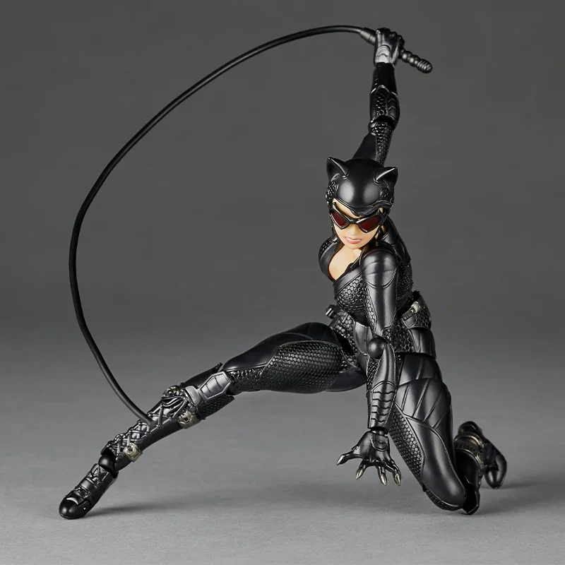 New Genuine In Stock Yamaguchi-Style 16cm Dc Batman Catwoman Action Figure Model Toy Collect Desktop Ornaments Children Gift