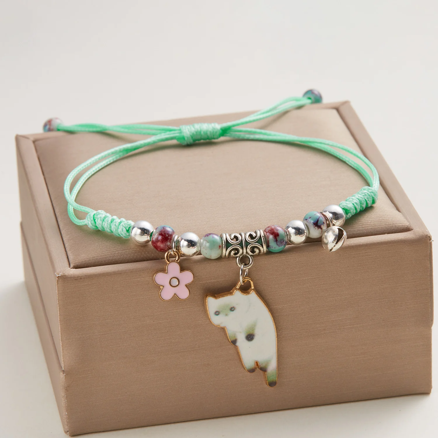 Vintage Handgefertigtes Glücksbringer-Armband für Frauen Niedlicher Kätzchen-Blumen-Anhänger Verstellbares Seil-Armband Freundschaftsschmuck Geschenk – Detail 5
