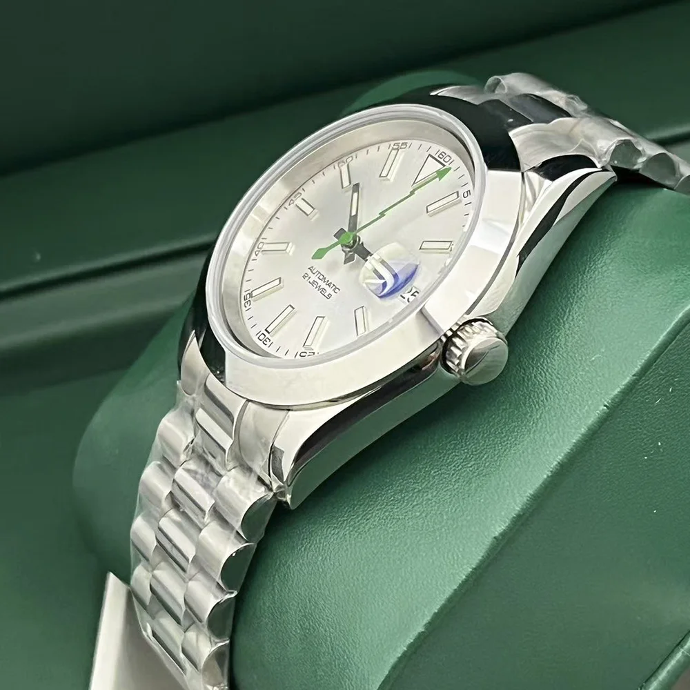 Silver Color China NH35 Automatic Movement Watch Case 36mm/39mm Water-Resistant Stainless Steel with Sapphire Glass Strap White