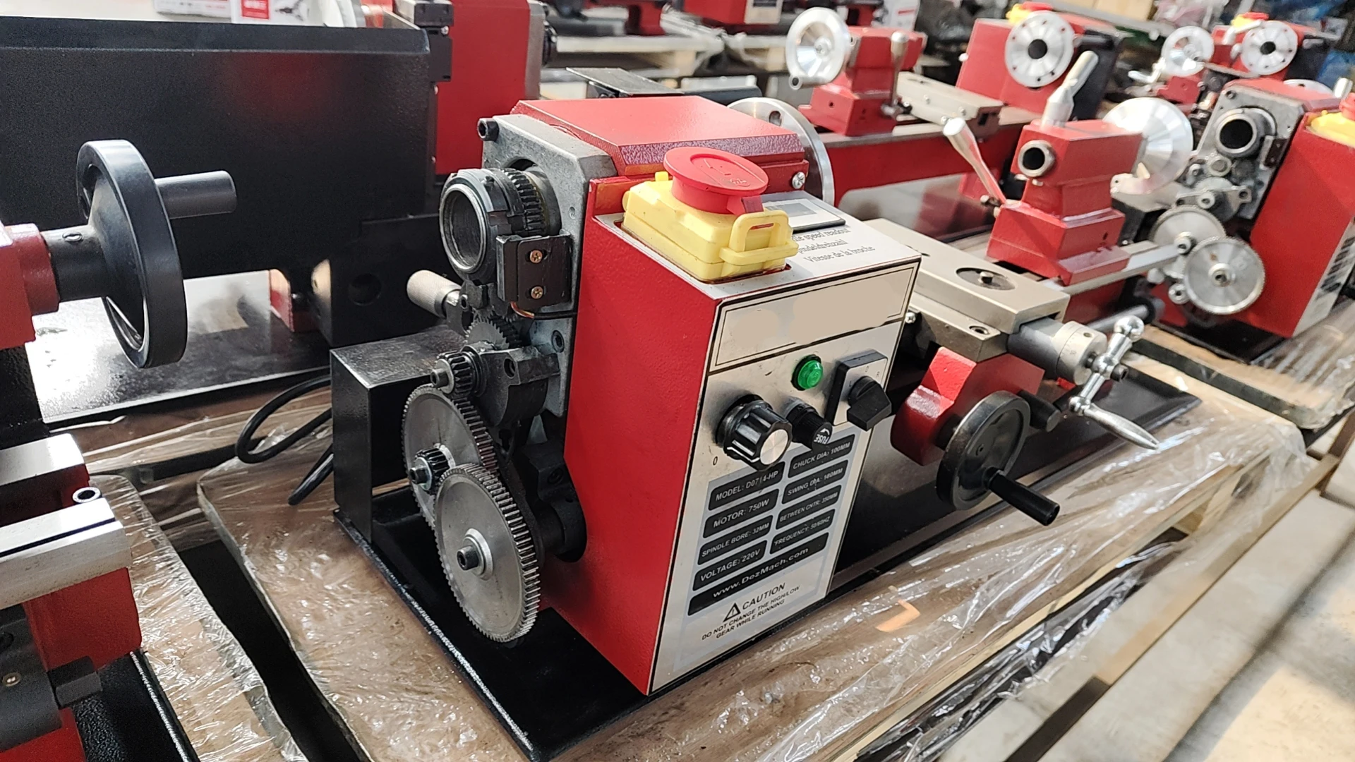 New Design Mini Lathe 750W Household Small Bench Lathe Hole 32mm with Chasing Dial Metal Gear Sales