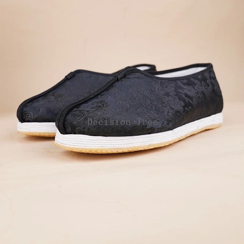 أحذية قماشية تقليدية صينية مصنوعة يدويًا لعام 2025 للرجال صيفية جديدة بنمط تنين أسود صيني فنون الدفاع عن النفس أحذية قماشية للرجال a001