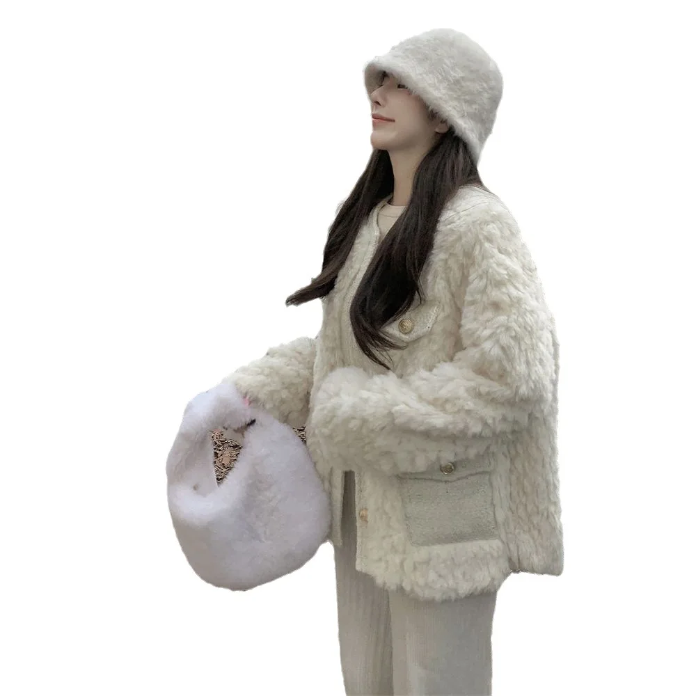 Cappotto di lana di agnello per donna Cappotto ispessito bianco Top allentato Giacca di media lunghezza Peluche Joker Autunno e inverno Nuovo 2024 per signora