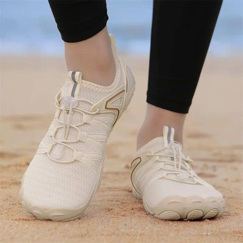 Men's lightweight new fashion breathable swimming shoes multi-functional fitness shoes simple casual sports shoes