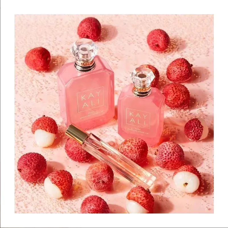 

KAYALI 39, новая туалетная вода – это ослепительный и радостный фруктовый цветочный парфюм для рождественских подарков на день рождения.