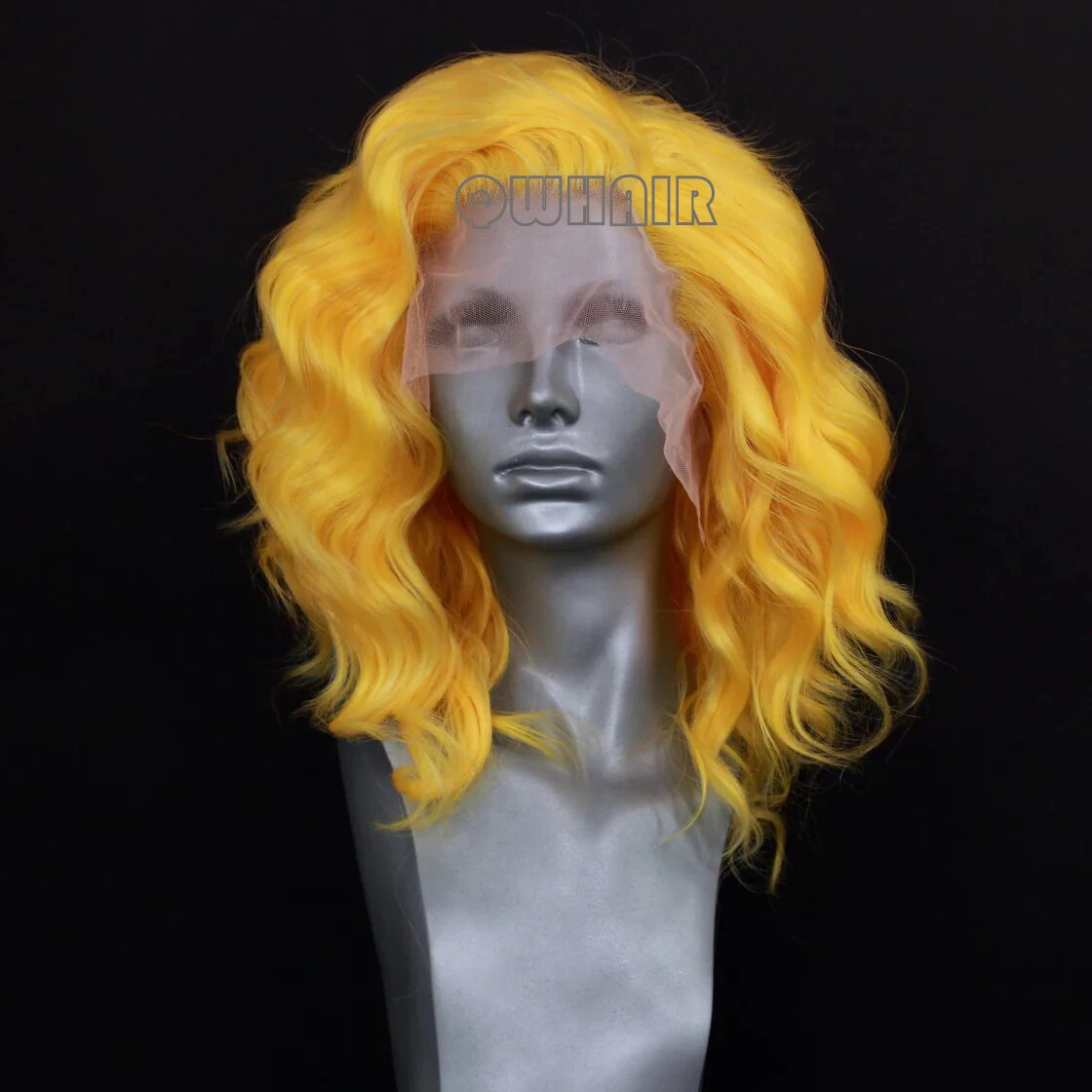 

QW Синтетические волосы предварительной очистки Желтый блондин Глубокая волна Мягкий парик фронта шнурка 13X4 для женщин Волосы Термостойкое волокно Косплей Ежедневно