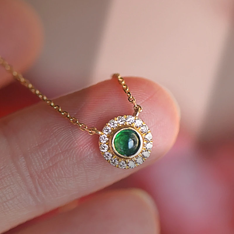 Huitan Vintage Grün Imitation Opal Anhänger Halskette für Frauen Hochzeit Jahrestag Party Phantasie Geschenk Temperament Dame Schmuck