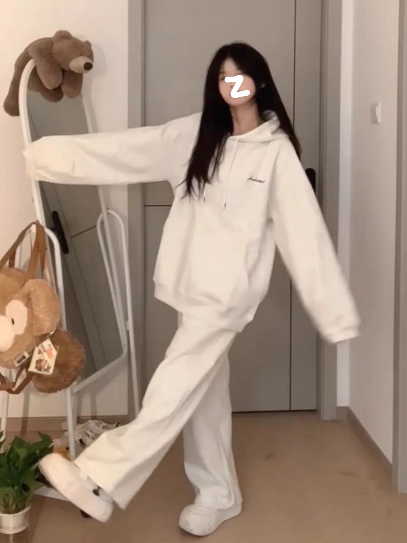 

Весенне-осенний свободный универсальный удобный и стильный женский свитшот с длинными рукавами и капюшоном, повседневный спортивный костюм для студентов, новый высококачественный топ, повседневные свободные спортивные брюки с широкими штанинами, модный ко