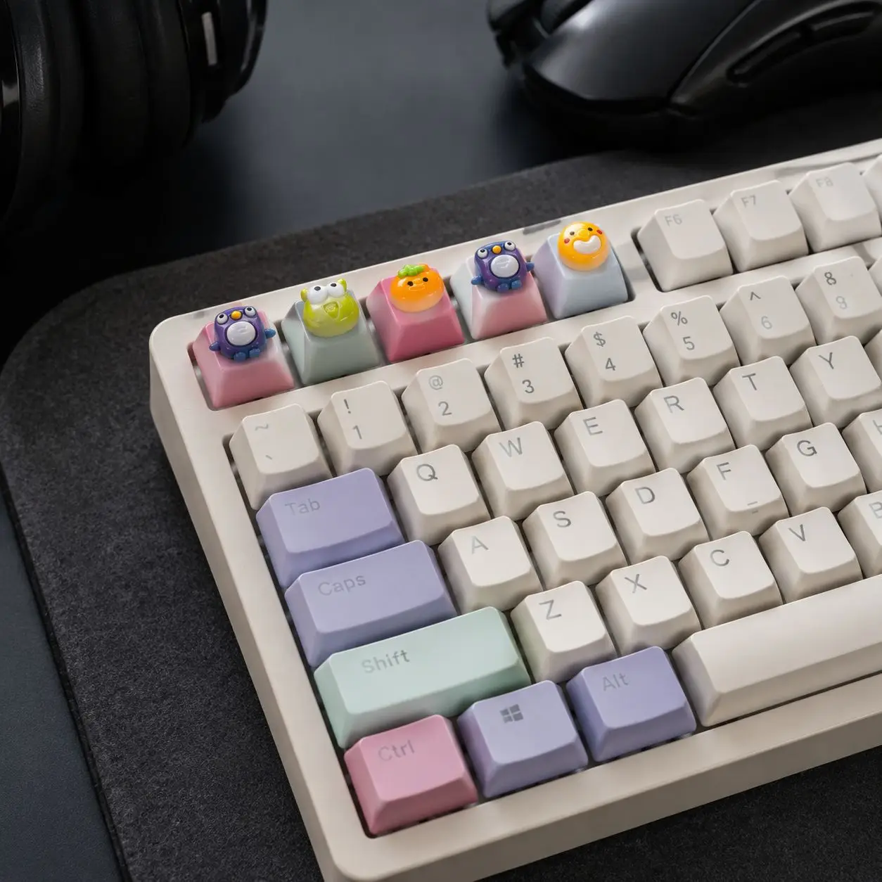 Cute Animal Keycaps 4PCS Random WASD Arrow Keys Kawaii Artisan Custom Novelty Set DIY for Mechanical Keyboard Cherry MX Pastel