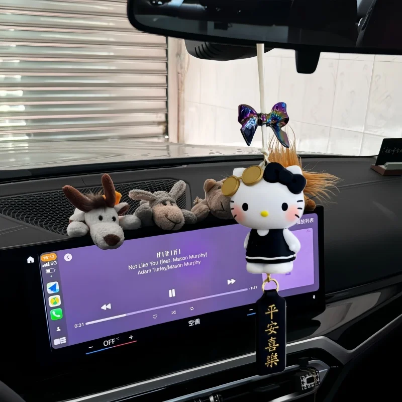 

2025 MINISO Cartoon Advanced Black and White Color HelloKitty Bead String Car Interior Accessories Car Bead String Keychain