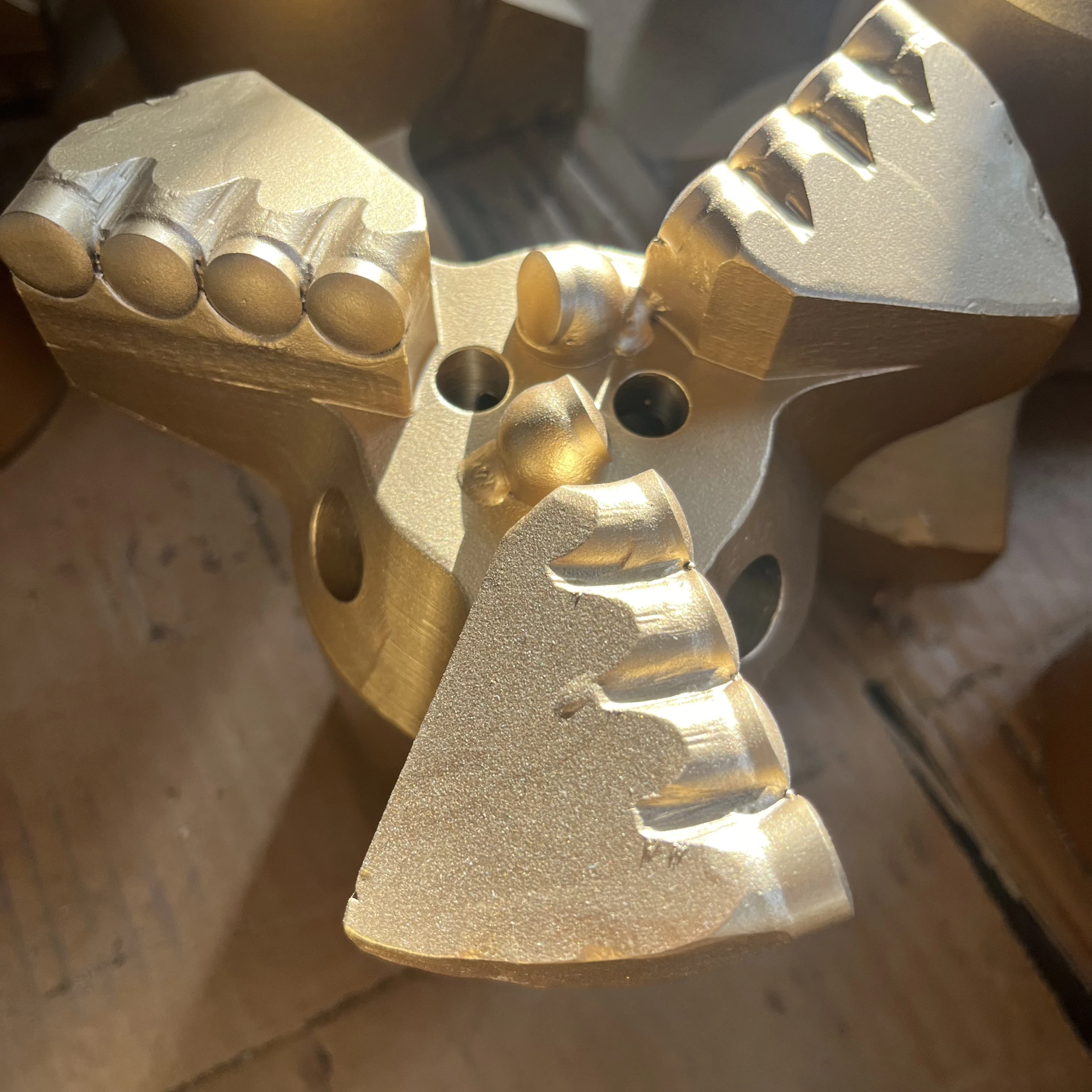 Wysokiej jakości wiertło diamentowe PDC, wiertło trójstopniowe do wiertnic do studni wodnych