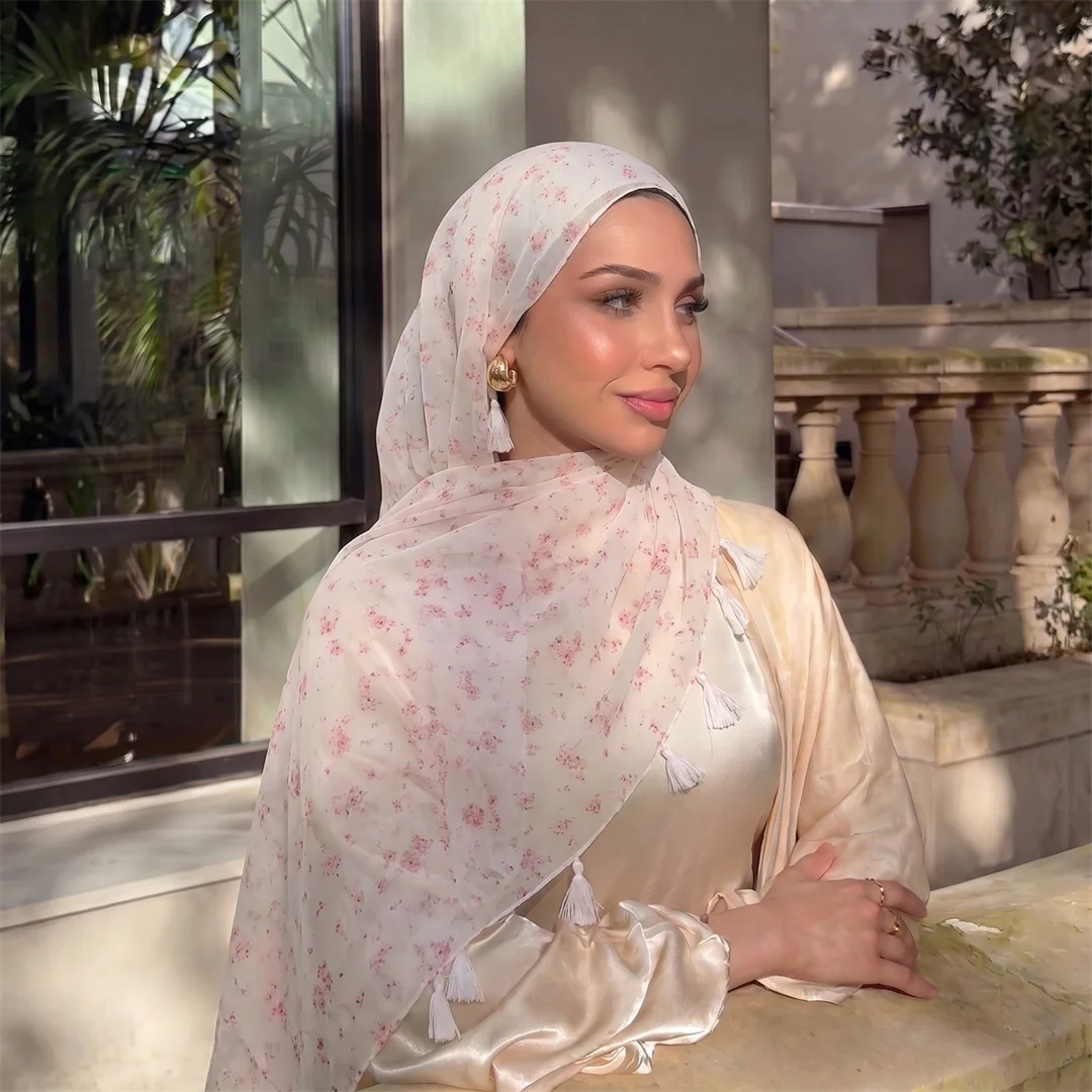 Fashion Women Tassel Hijab Soft Scarf Modest Muslim Headscarf Luxury Floral Shawl Beach Wrap Islamic Head Cover for Daily Travel