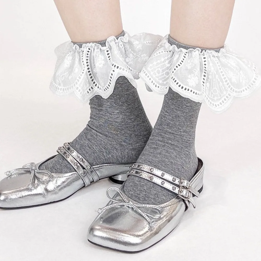 

Simple Ballet Style Ruffle Socks White Embroidered Mid Tube Women Hosiery Lace Cotton Short Sock Women