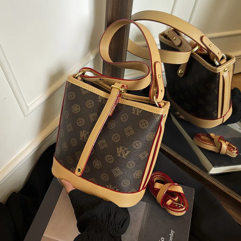 Осенняя кожаная сумка через плечо для женщин, текстурированный квадратный кошелек с верхней ручкой, минималистичная сумка через плечо для ежедневного использования