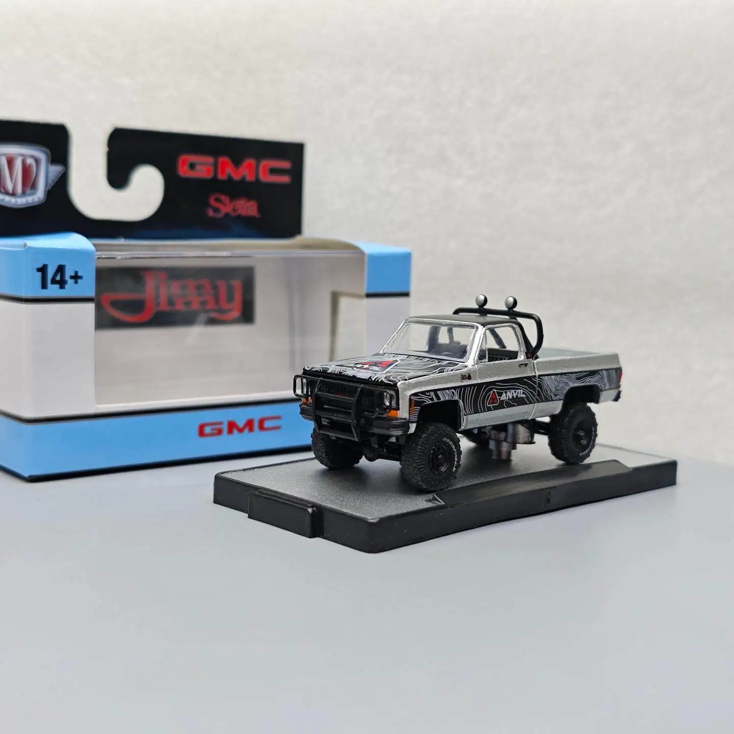 

M2 1:64 1976 GMC TRUCK Simulation Alloy Mini Car Model Hobby of Collecting Toys and Gifts Decoration