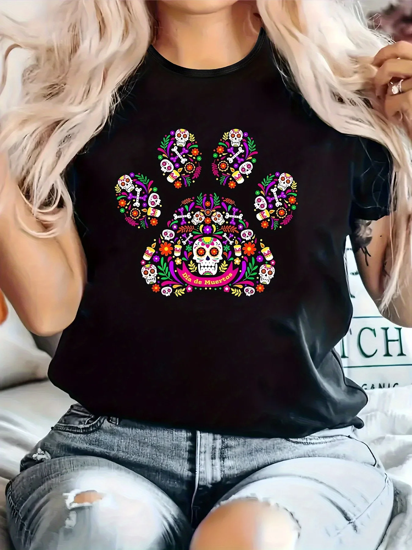 Women's Vibrant Day of The Dead Graphic T-Shirt Casual Short Sleeve T Shirt with Colorful Skull and Floral Design Print Y2k Tops