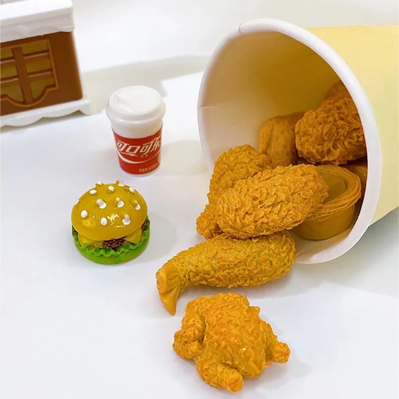 **10pcs 1/12 Dollhouse Fried Chicken Burger Fries Drink Set Dollhouse Food Decorations Dolls House Accessories Pretend Play Toys