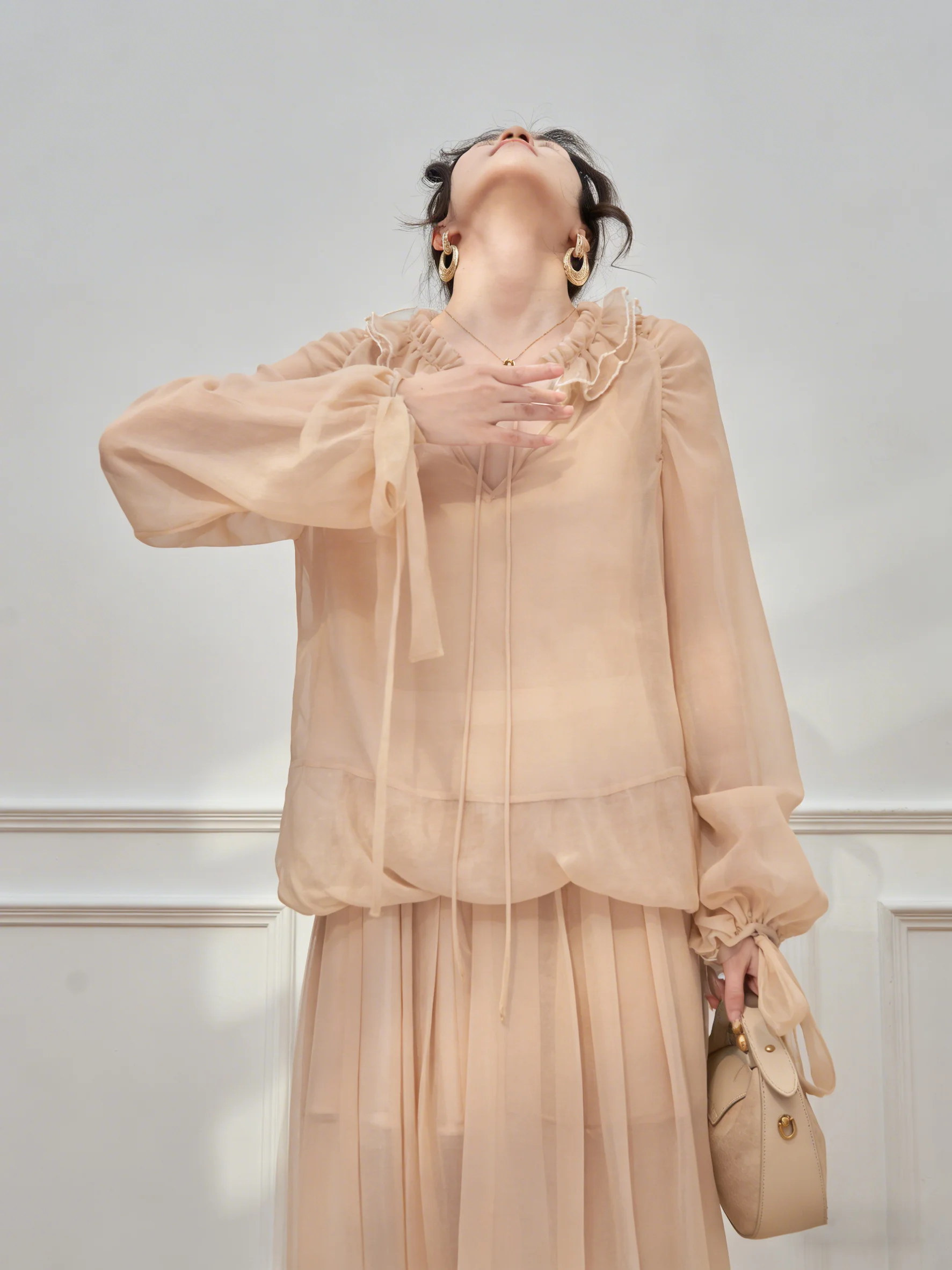 

Комплект: топ с воротником-лепестком и поясом, юбка, женский модный весенний наряд, трикотажный костюм с V-образным вырезом и завышенной талией, повседневный свободный стиль