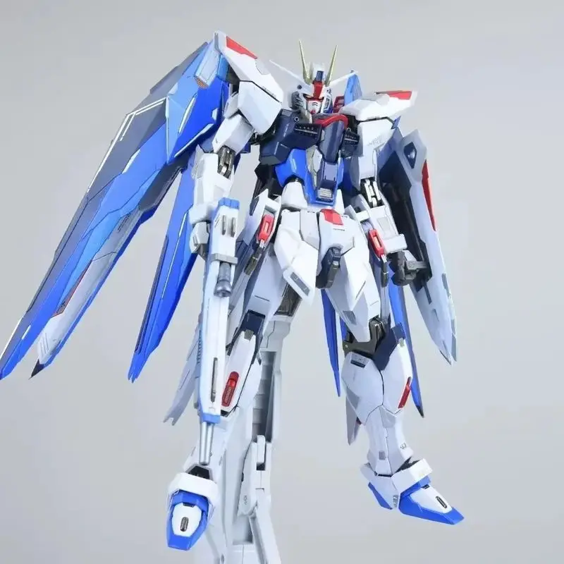 SV Model MB1/100 Freedom Assemble Action Figure - Gedeeltelijk voorgecoate plastic modelkit voor verzamelaars Bureaudecoratie Speelgoedcadeau