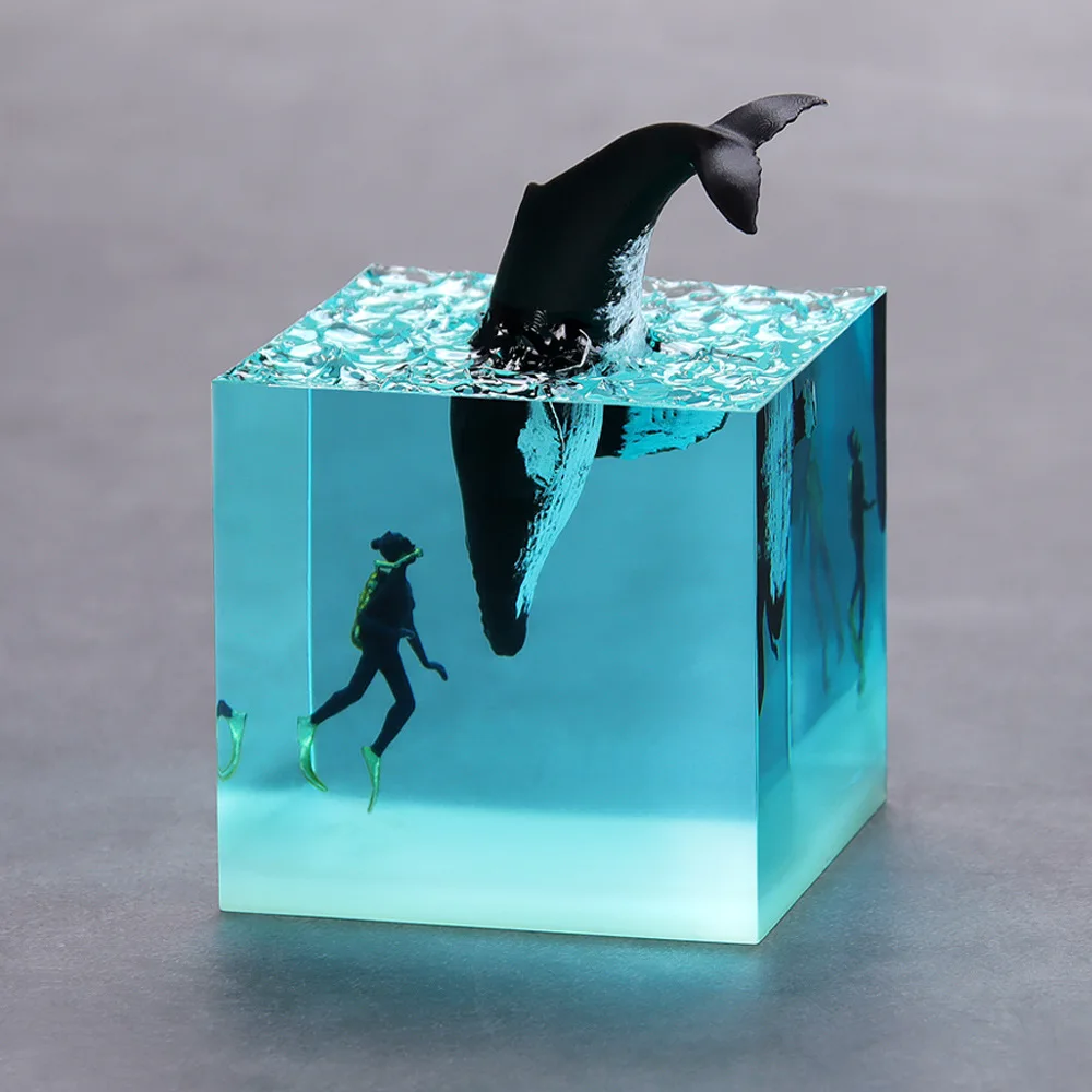 Marine landscape handmade resin decoration, diver, orca, Beluga whale cube model. Exquisite birthday gift, micro landscape ocean