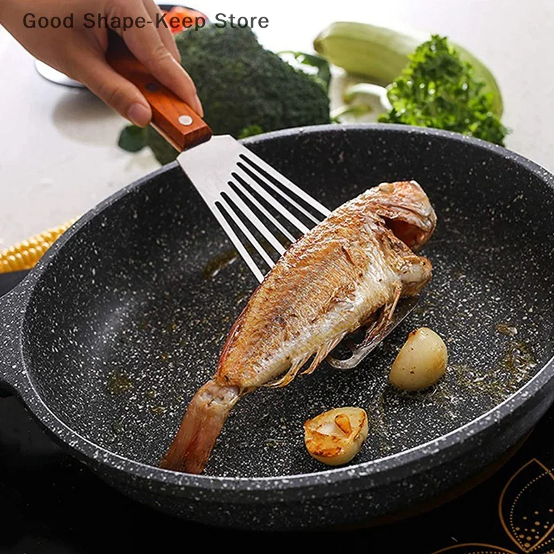 1PC Wooden Handle Stainless Steel Fan Shaped Fish Spatula High Temperature Resistant Cooking Turner for Household Frying Use