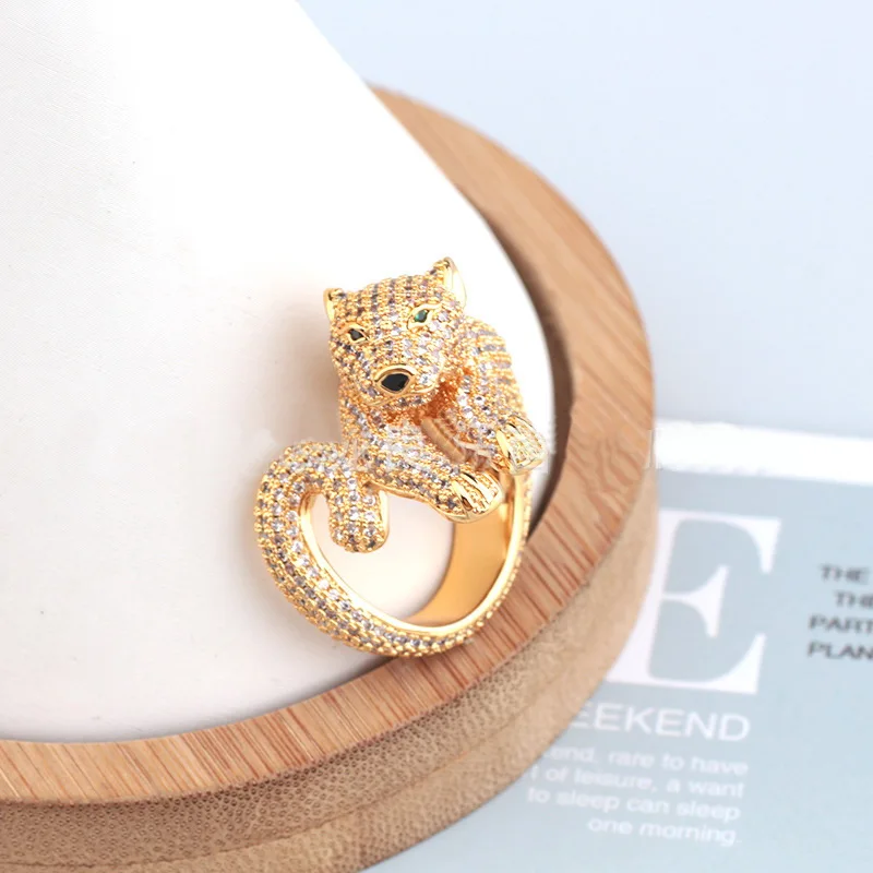 Designer Collection Style Ring Women Lady Inlaid Full Cubic Zircon Plated Gold Color Green Eyes Leopard Panther Rings