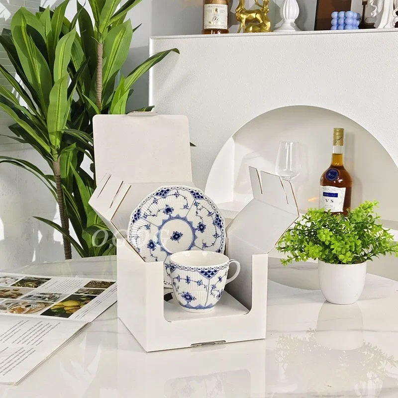 

Синяя европейская чашка для эспрессо из костяного фарфора, блюдце, изысканная подарочная коробка, идеально подходит для подарков и ежедневного использования