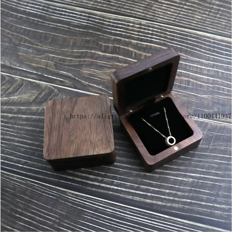 

Custom Logo Walnut Jewelry Box - Velvet Lined Necklace Bracelet Case Engraved Wooden Gift Box for Pendants Charms