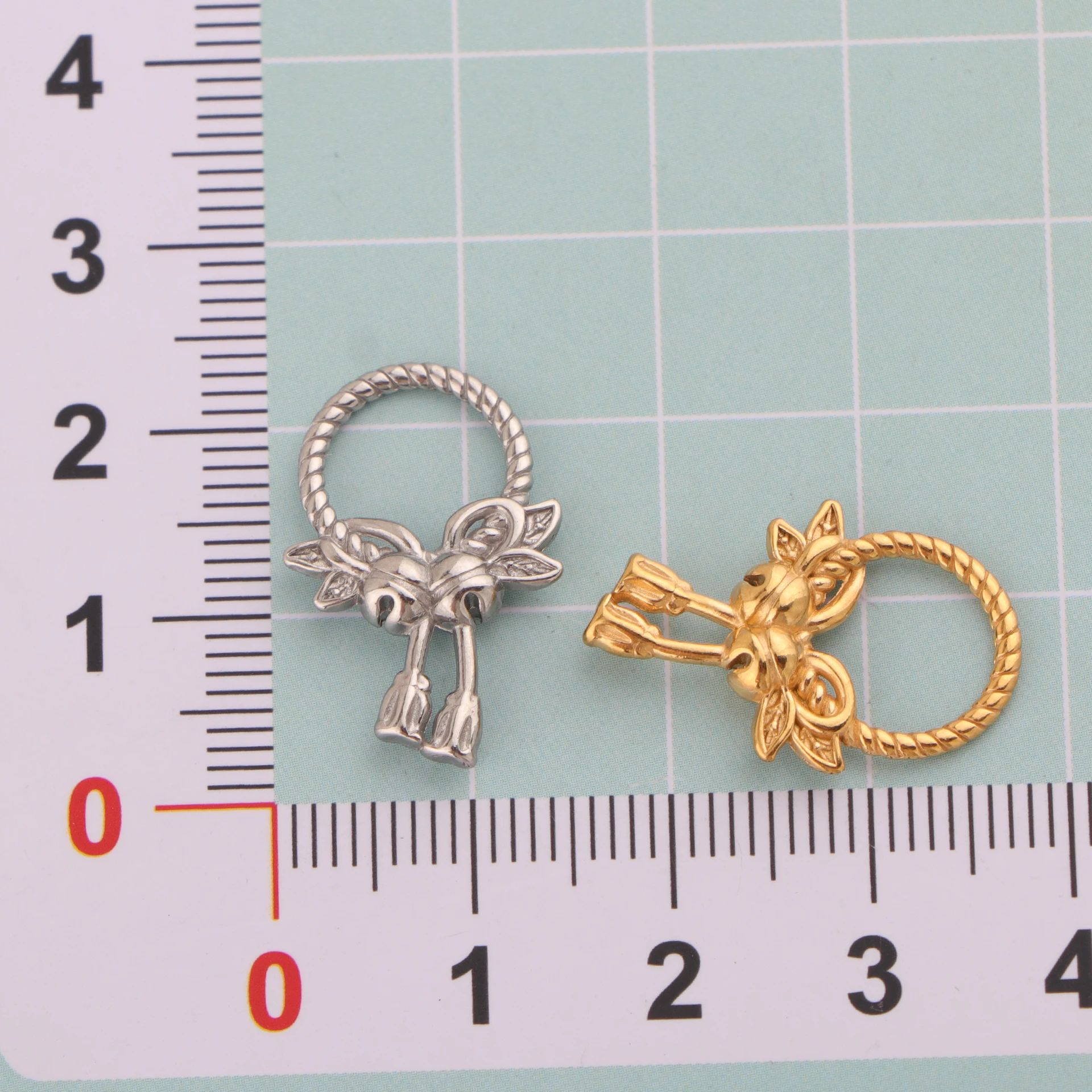 

20pcs/lot Stainless Steel Bell Garland Charm Christmas Pendant for DIY Christmas Gift Jewelry Making Accessories Wholesales